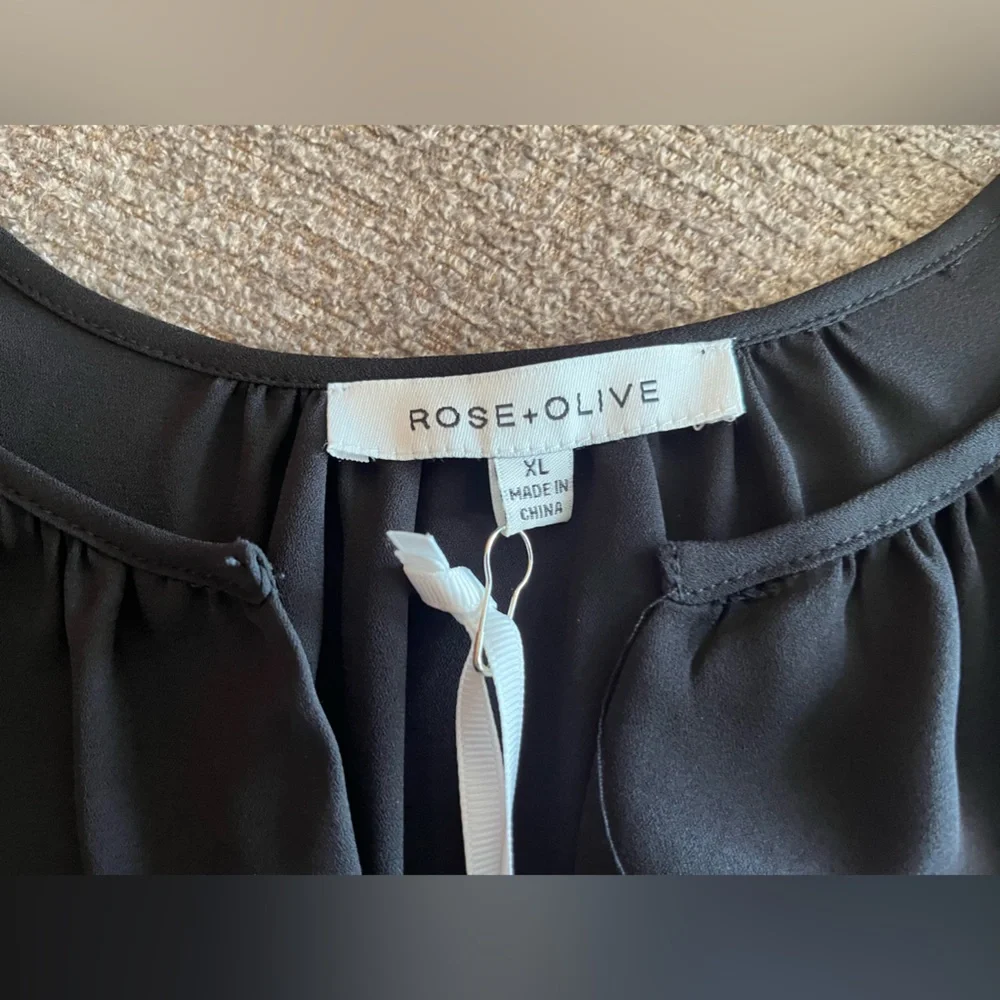 Back blouse - Picture 2 of 3